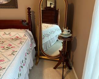 Gold standing mirror