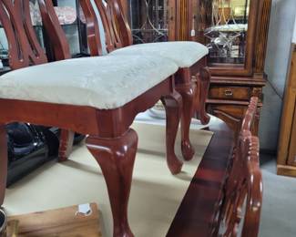 Dining Table & Chairs