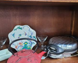 Waffle maker, tea pot etc