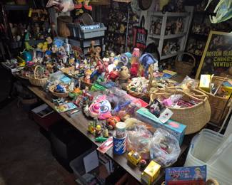 Vintage clowns Vintage baskets