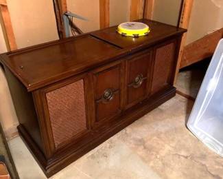 Console Radio, Record Player Record Storage