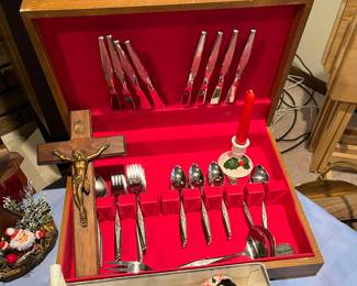 Flatware sets.....