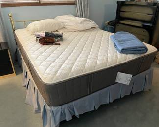 Sealy mattress set and brass headboard