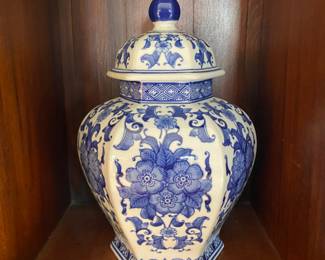 Blue & white jar