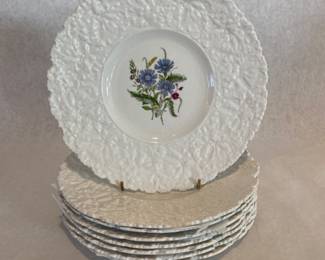 Vintage Royal Cauldron plates set