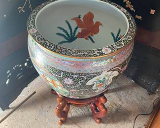 LARGE fishbowl on stand