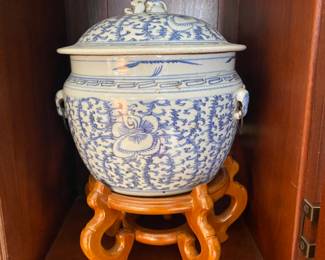 Blue & white pot on stand