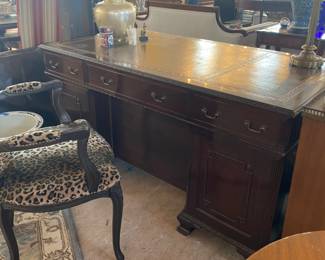 Fine mahogany executive desk