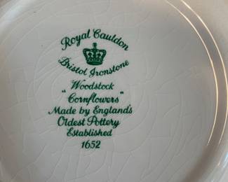 Vintage Royal Cauldron plates set