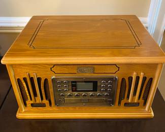 Radio, CD, turntable