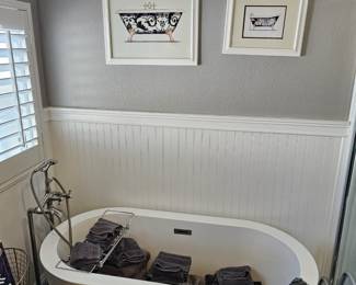 Towels in tub for sale