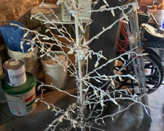 wire xmas tree