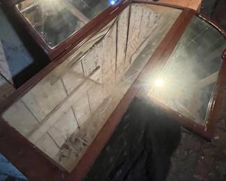 3 part mirror detail