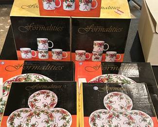 Holiday Dishes and Holiday Decor