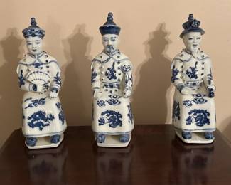 Set of three blue and white Chinese Qing dynasty