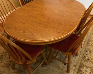 Oval Kitchen Table that seats six w/ two extendable leaves