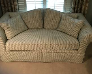Comfortable couch/sofa with no rips or stains