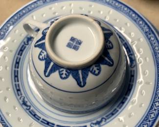 Blue and white chinese rice eye grain set featuring dragons
