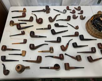 HUNDREDS of vintage Estate Tobacco Pipes