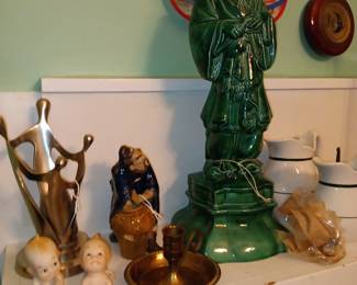 Figurines