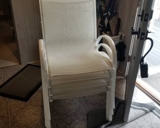 Chairs go with round patio table