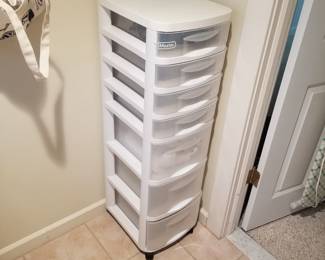 7-drawer storage tower 