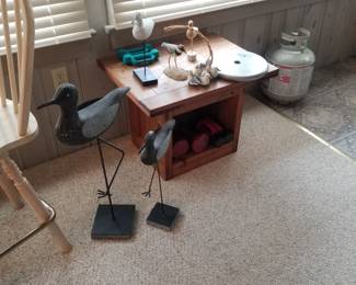 End table; shore bird décor