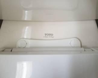 TOTO toilet