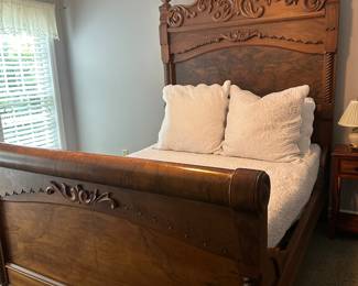 Stunning antique Victorian style full size bed 