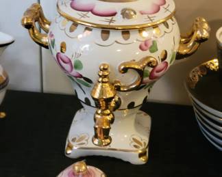 Vintage Gzhel Decorative Porcelain Gilded Tea Samovar Pink Roses Floral Motif.....OUR PRICE $30.......sold on ebay for $65 plus $10 shipping