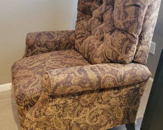 LOVESEAT $90, TWO MATCHING CHAIRS(ONE RECLINES) $60 RECLINER & $40 CHAIR