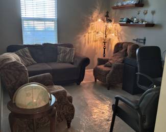 LOVESEAT $90, TWO MATCHING CHAIRS(ONE RECLINES) $60 RECLINER & $40 CHAIR