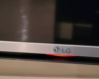 LG - 55" Class - LED - UH6150 Series - 2160p - Smart - 4K UHD TV with HDR - 2016 TV
Model:
55UH6150.....mount not for sale TV $100