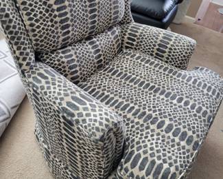 Rocker/Swivel Chair $60