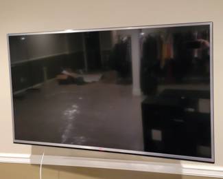 LG - 55" Class - LED - UH6150 Series - 2160p - Smart - 4K UHD TV with HDR - 2016 TV
Model:
55UH6150.....mount not for sale TV $100