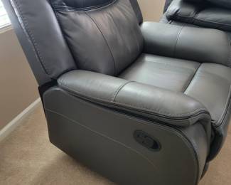 3 PIECE "FAUX" LEATHER(FEELS LIKE THE REAL DEAL) RECLINING SOFA/COUCH, CONSOLE LOVESEAT, AND CHAIR- ALL RECLINING WITH LUMBAR SUPPORT IN GREAT CONDITION AND FEELS LIKE LEATHER(UNABLE TO CONFIRM) $400 SOFA, $350 CONSOLE LOVESEAT AND $250 CHAIR .....ALL RECLINE AND ALL PRICES ARE 1/2 OF NEW COMPARIBLE AT NFM