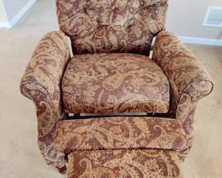 LOVESEAT $90, TWO MATCHING CHAIRS(ONE RECLINES) $60 RECLINER & $40 CHAIR