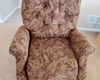 LOVESEAT $90, TWO MATCHING CHAIRS(ONE RECLINES) $60 RECLINER & $40 CHAIR
