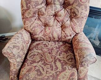 LOVESEAT $90, TWO MATCHING CHAIRS(ONE RECLINES) $60 RECLINER & $40 CHAIR