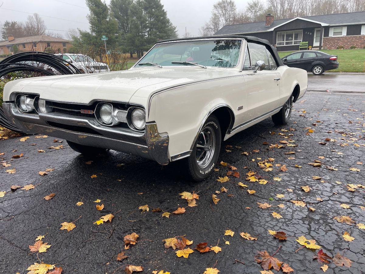 1967 Oldsmobile 442 Convertible 4 speed