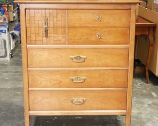 Mid Century Modern Chest of Drawers