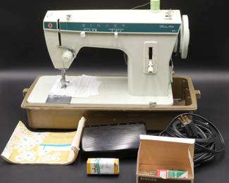 1971 Singer Fashion Mate Zig-Zag Sewing Machine #257