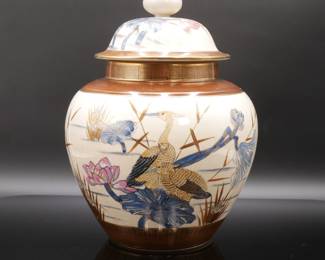 Hand Painted Toyo Kutani Satsuma Japan Satsuma Lidded Container