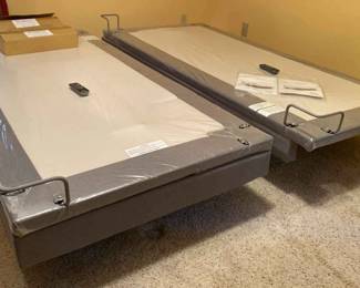 Set Of Two New Serta Motion SELECT Adjustable Twin Sized Bed Foundations W Remotes Manuals