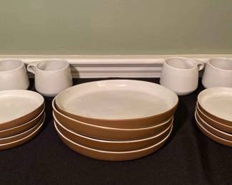 Vintage Bennington Potters Vermont Eggshell 16pc Dining Set Mugs, Saucers Plates
