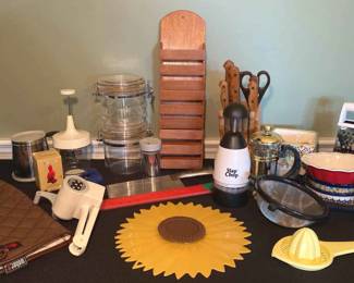 Kitchen Hand Tool Gadget Assortment Le Creuset, French Press, Weber, Knives, Pampered Chef More
