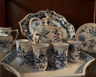 Meissen Saki Set
