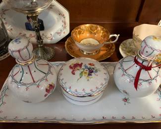 KPM Porcelain Vanity Set