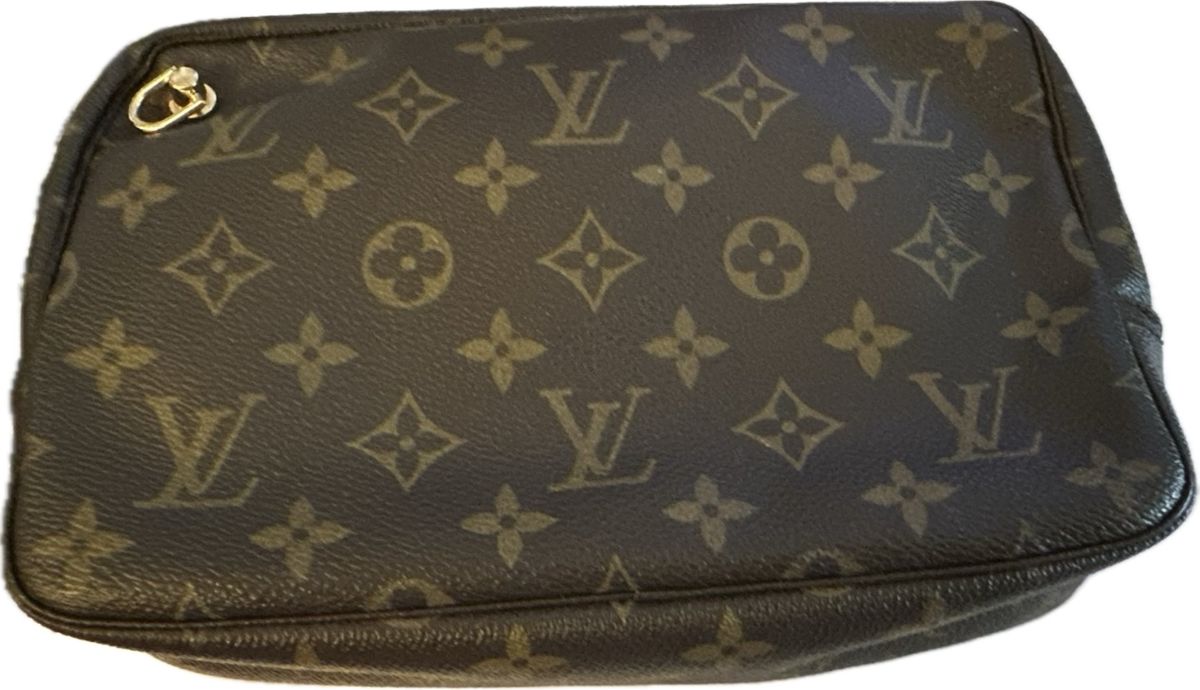 VINTAGE LOUIS VUITTON TOILETRY  BAG