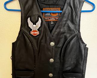 Small Harley Davidson black leather vest